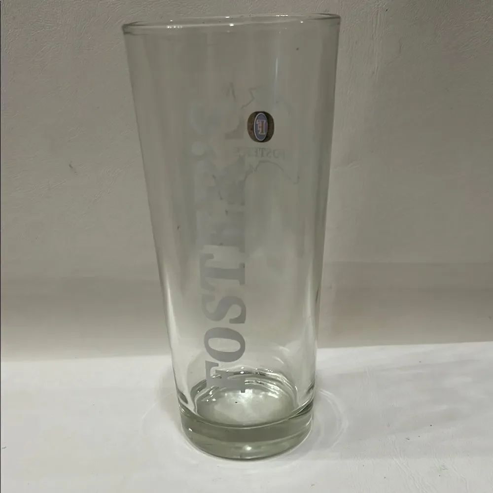 Fosters Pint Glass White Gold Red Blue BarโBeer 16 Oz 6 3/4 In Tall 2 3/4 Round